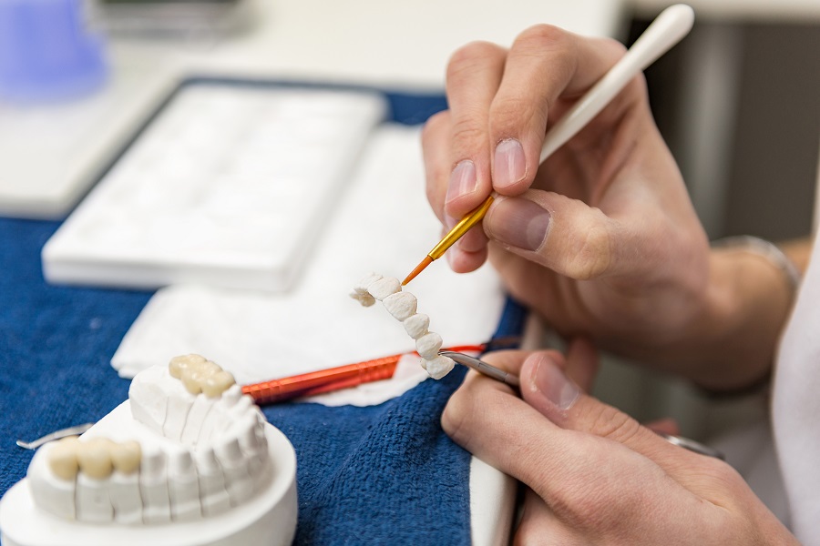 PROFESSIONAL DIPLOMA OF DENTAL TECHNOLOGY